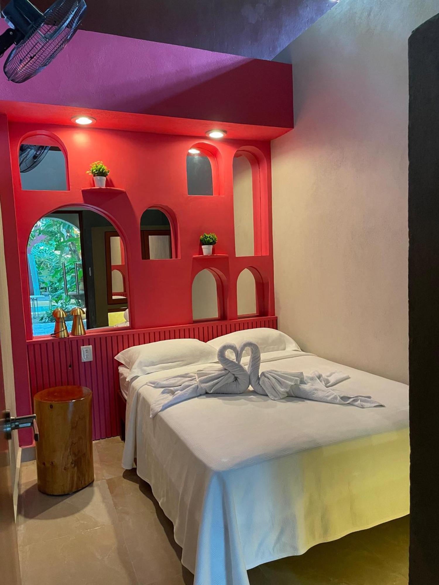 Hostal Poquito A Poquito バリャドリッド エクステリア 写真