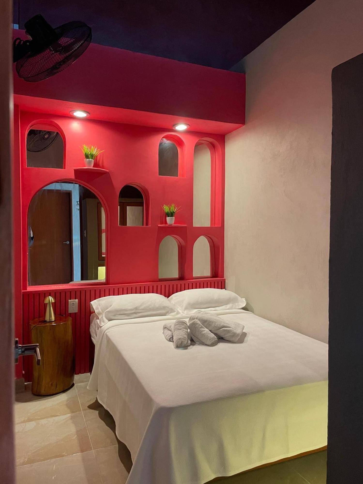 Hostal Poquito A Poquito バリャドリッド エクステリア 写真