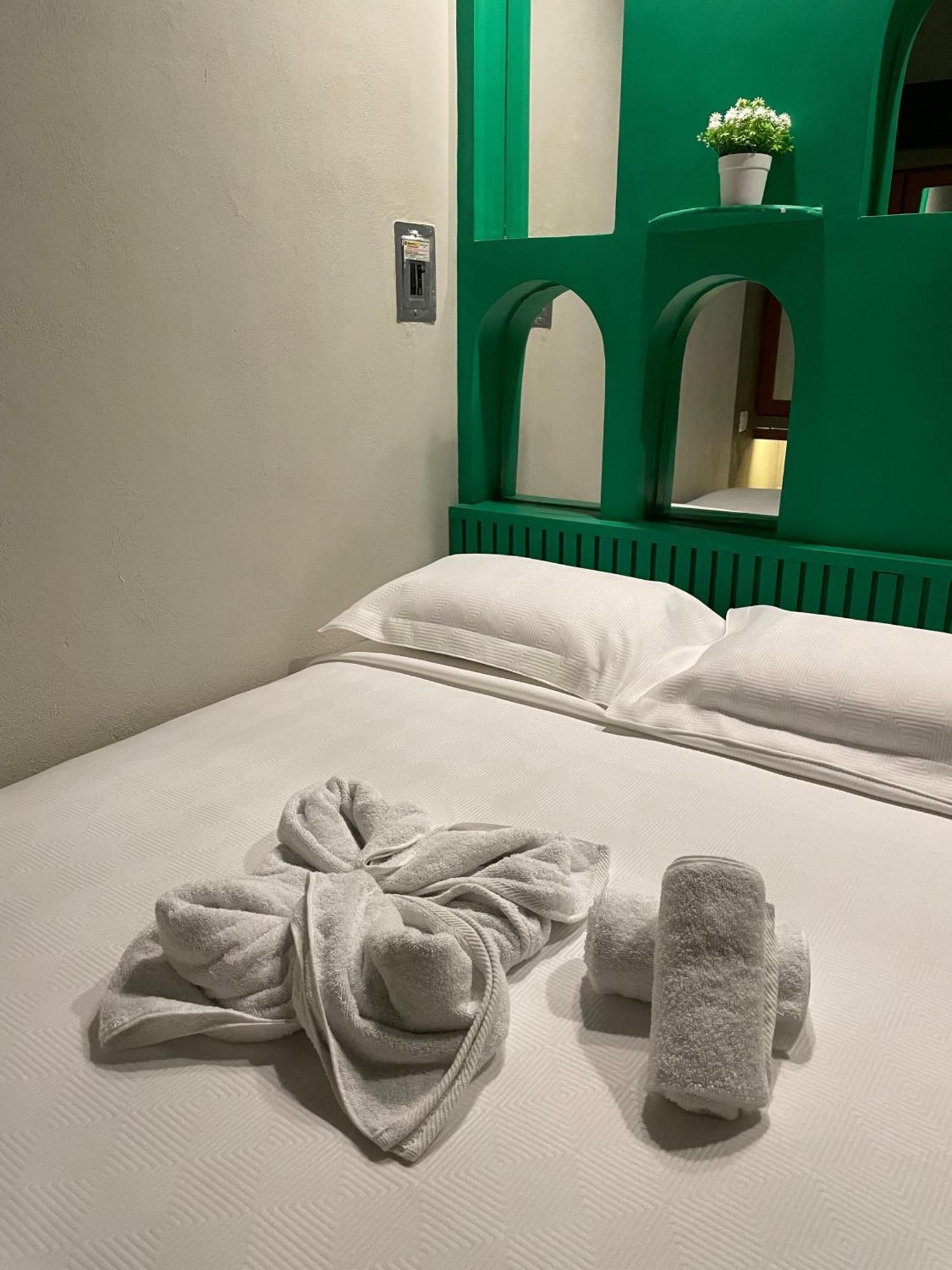 Hostal Poquito A Poquito バリャドリッド エクステリア 写真