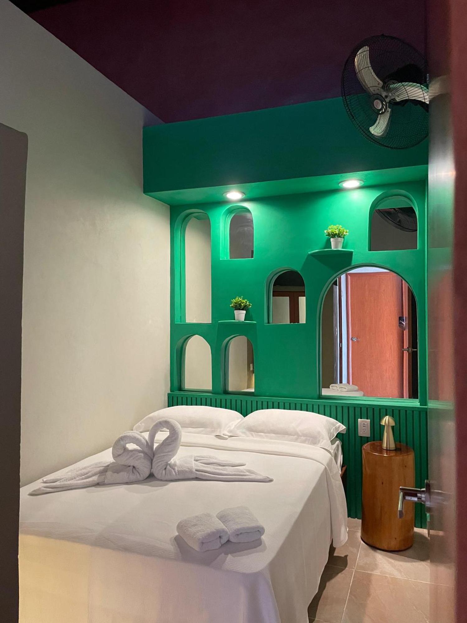 Hostal Poquito A Poquito バリャドリッド エクステリア 写真