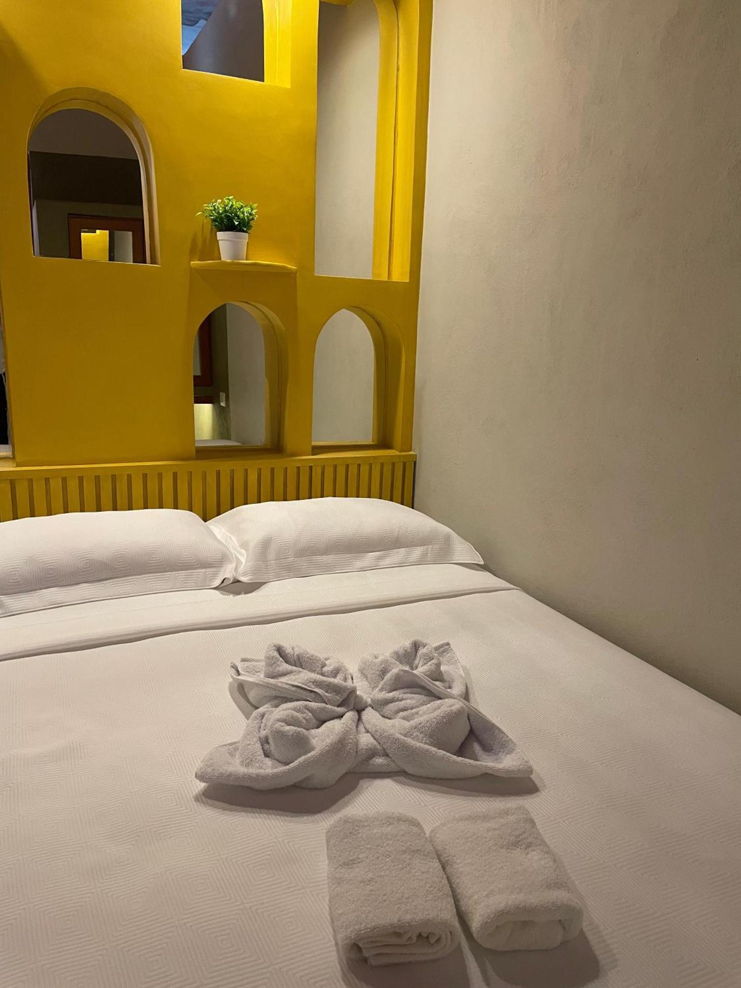 Hostal Poquito A Poquito バリャドリッド エクステリア 写真