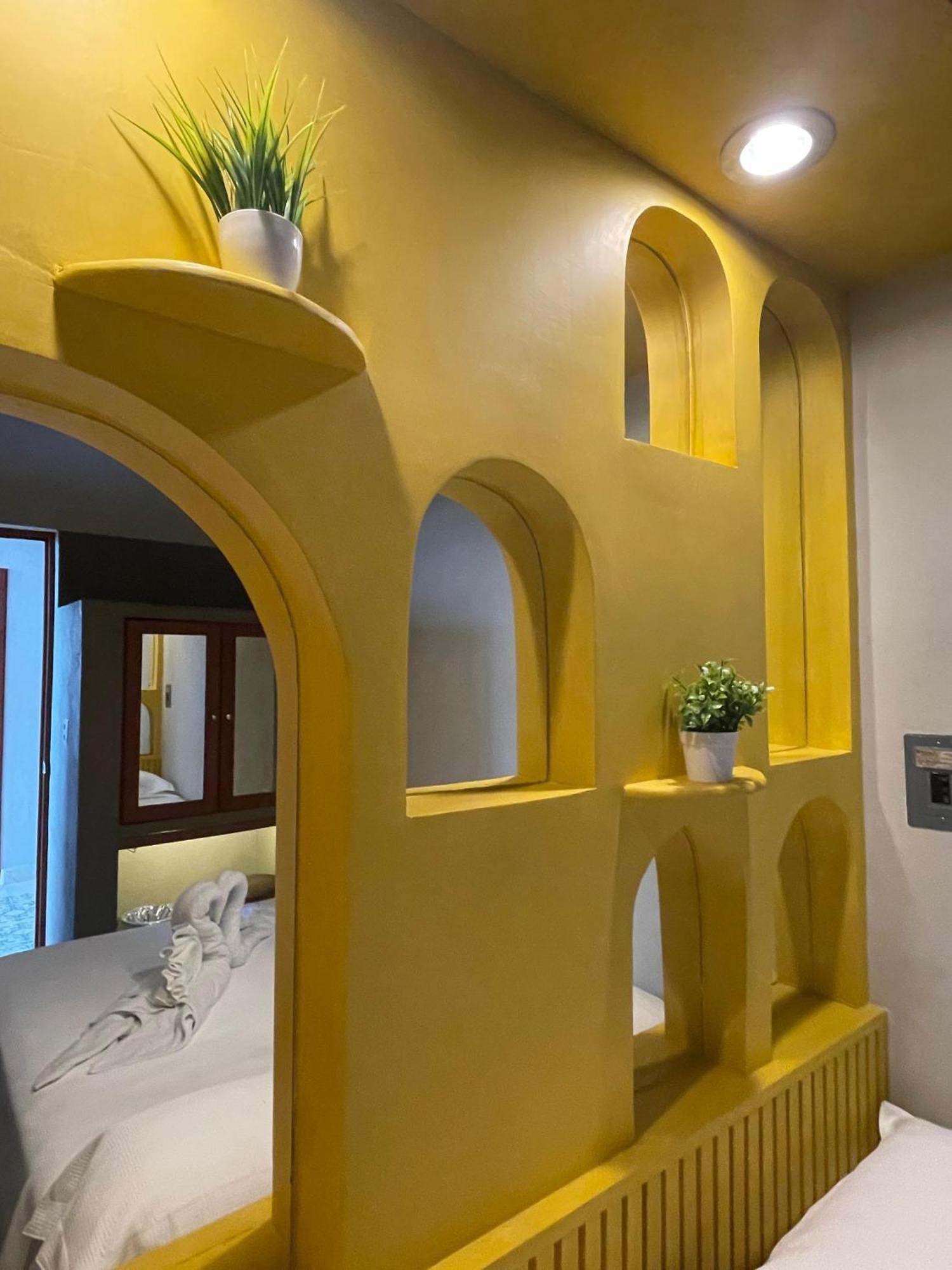 Hostal Poquito A Poquito バリャドリッド エクステリア 写真