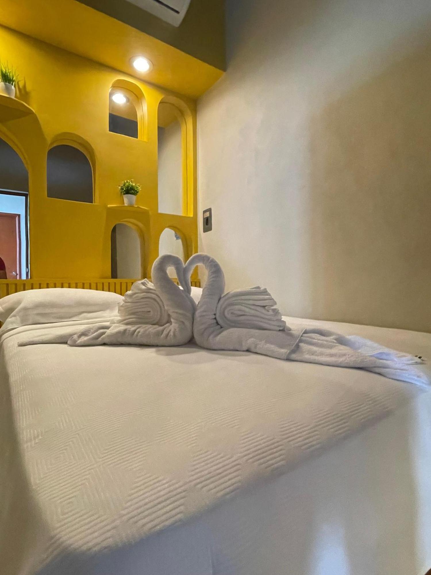Hostal Poquito A Poquito バリャドリッド エクステリア 写真
