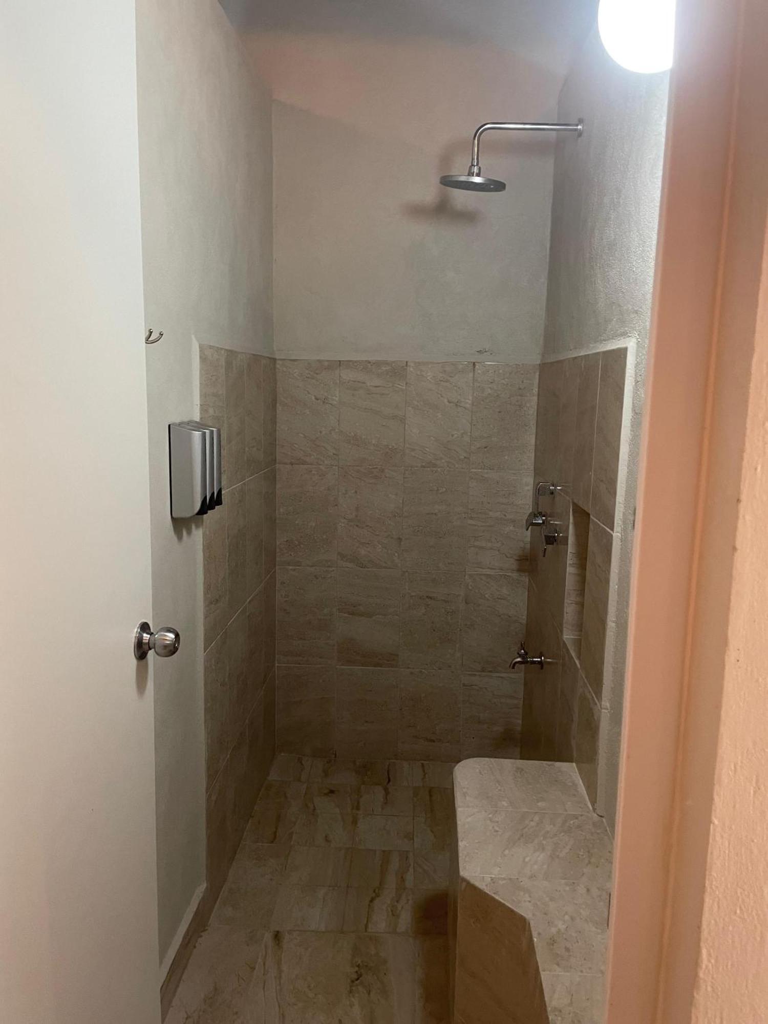 Hostal Poquito A Poquito バリャドリッド エクステリア 写真